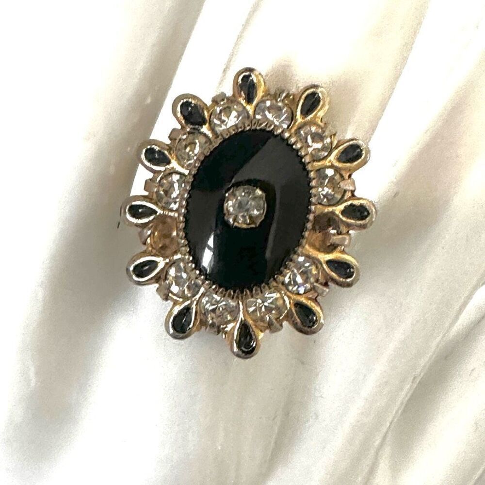 Black gold tone rhinestone cocktail ring
